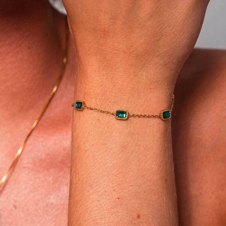 Dreifaltigkeit der Smaragd-Eleganz