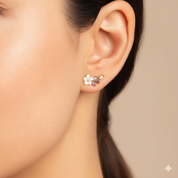 Kristallweiße Blütenohrringe