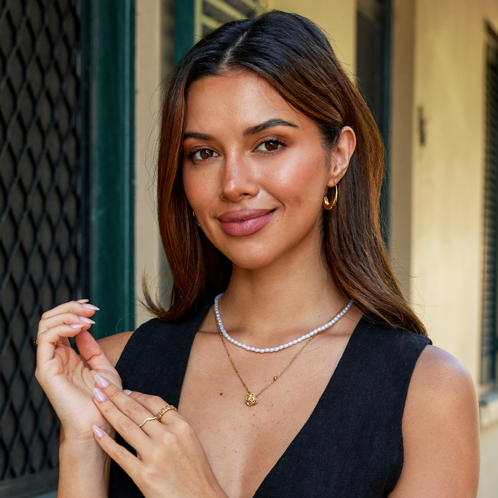 Goldene Rosenanhänger-Halskette