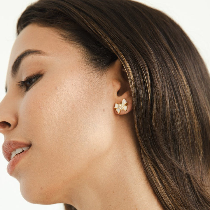 Kristallweiße Schleifenohrringe